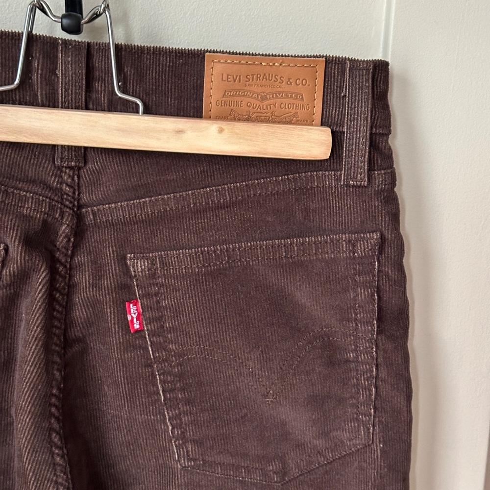 Brown Levis size 26 corduroy wedgie straight pants never worn